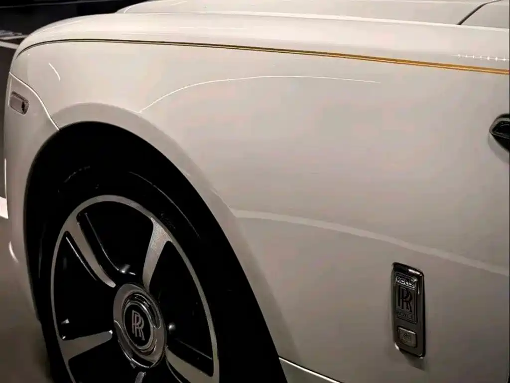 Rolls-Royce Phantom 2015 — фото 3
