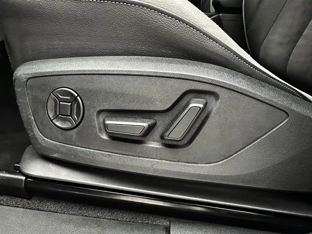 Audi Q3 2021 — фото 17