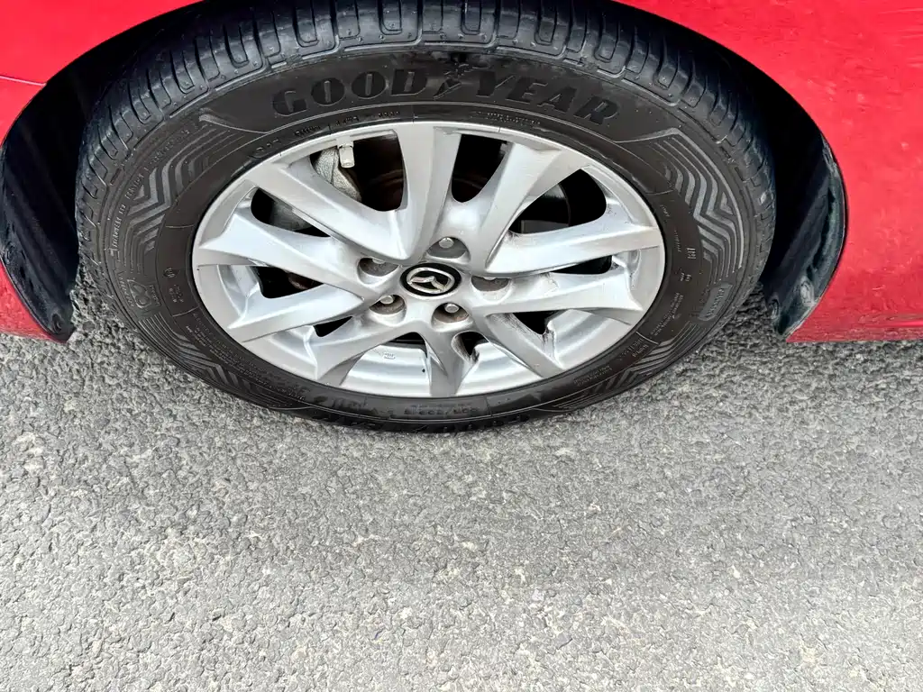 Mazda 3 Axela 2015