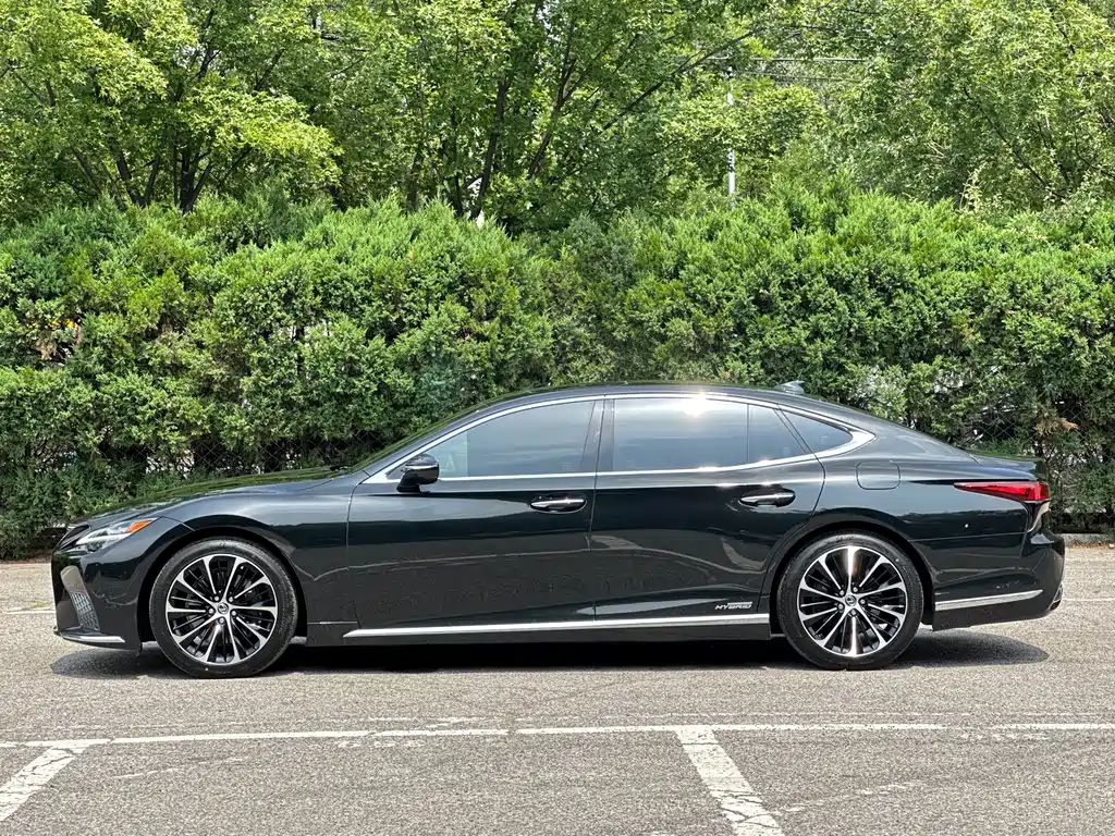 Lexus LS 2021 — фото 15