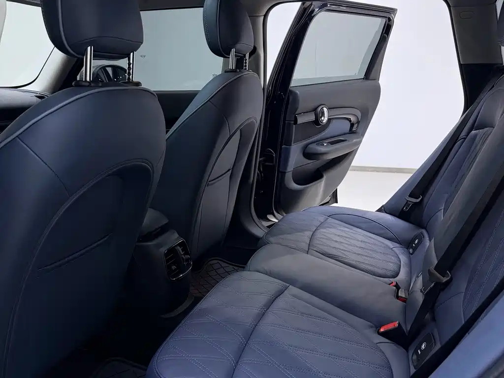 MINI Clubman 2022 — фото 18