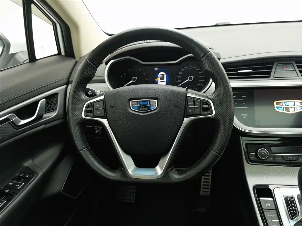 Geely Emgrand GS 2018 — фото 11