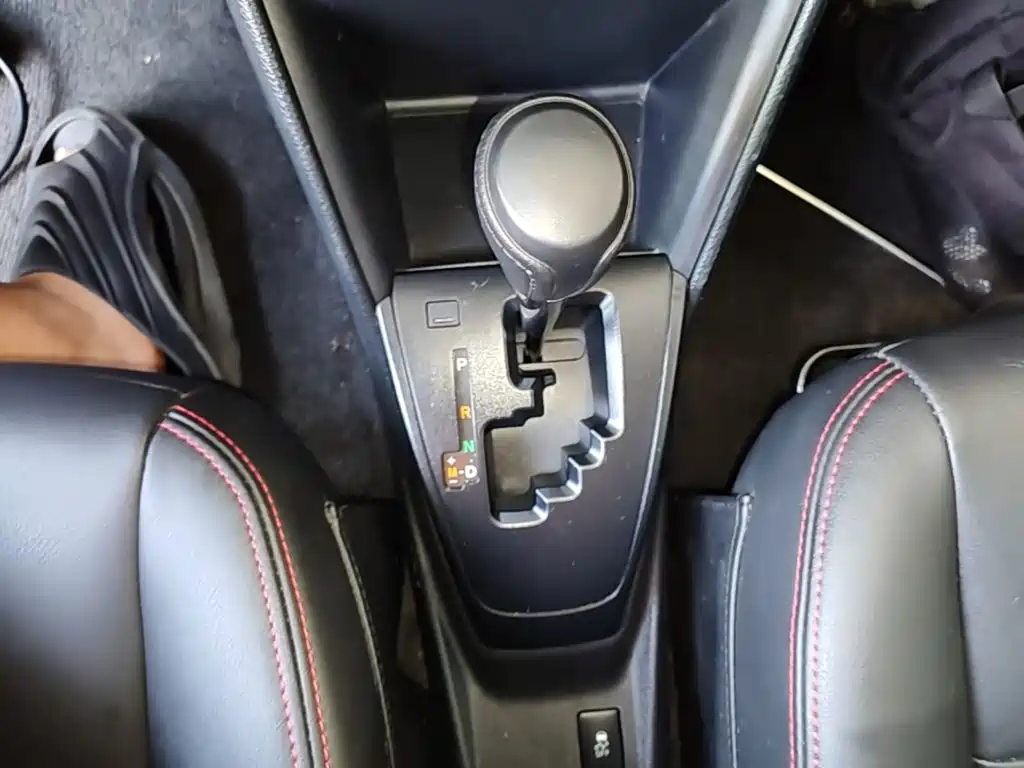 Toyota Yaris L 2017 — фото 14