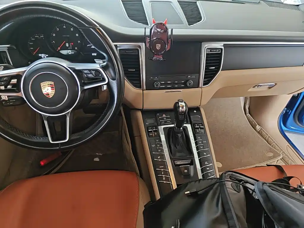 Porsche Macan 2019 — фото 13