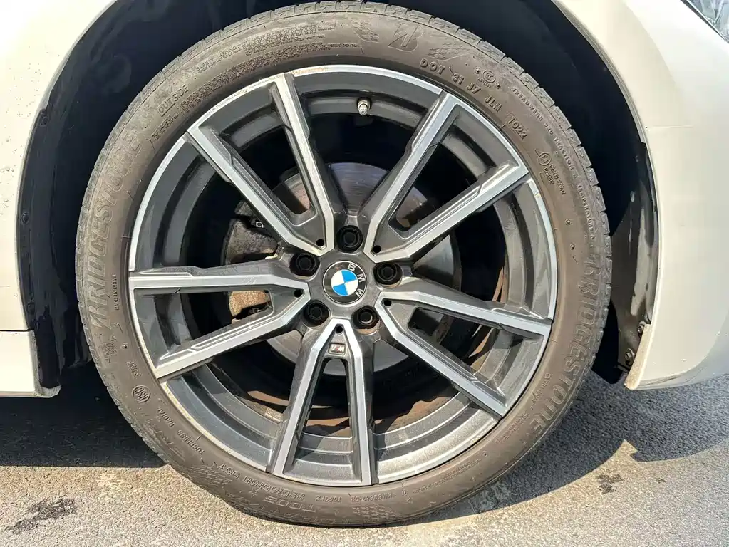 BMW 3 Series 2022 — фото 16