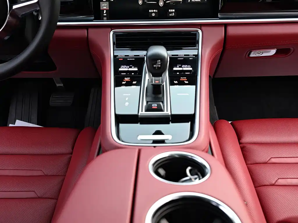 Porsche Panamera 2018 — фото 11