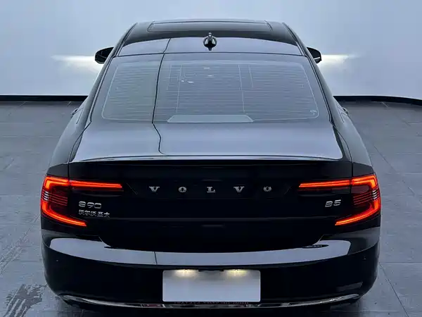 Volvo S90 2024
