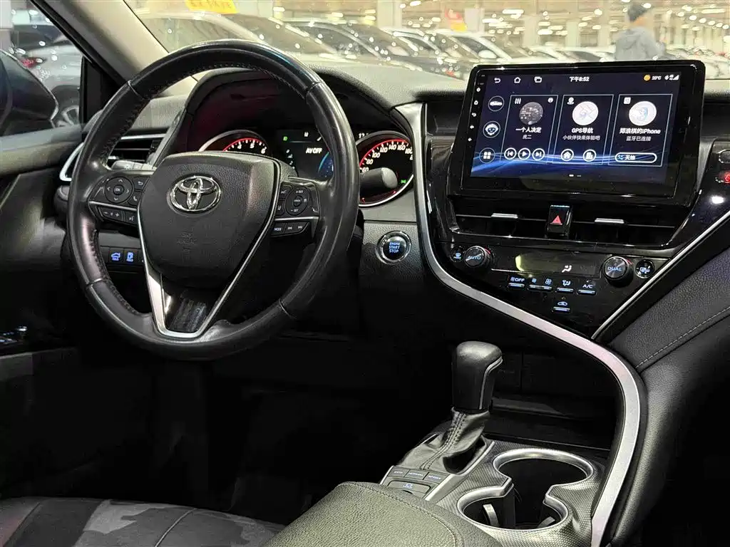 Toyota Camry 2022 — фото 10