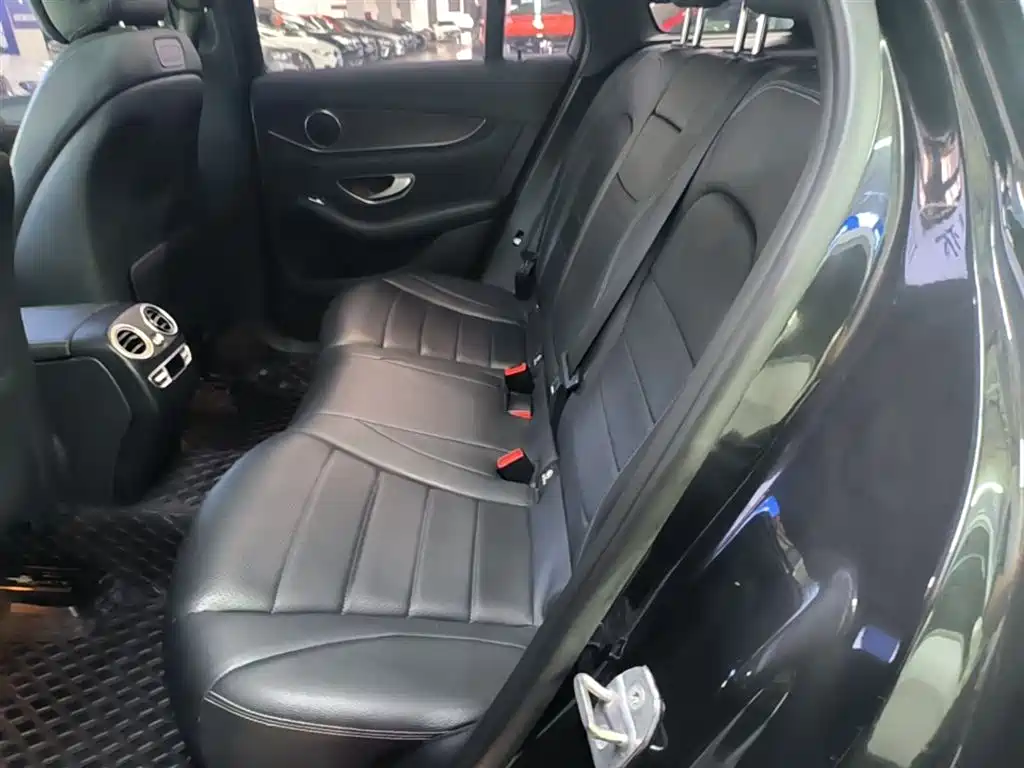 Mercedes-Benz GLC 2018 — фото 17