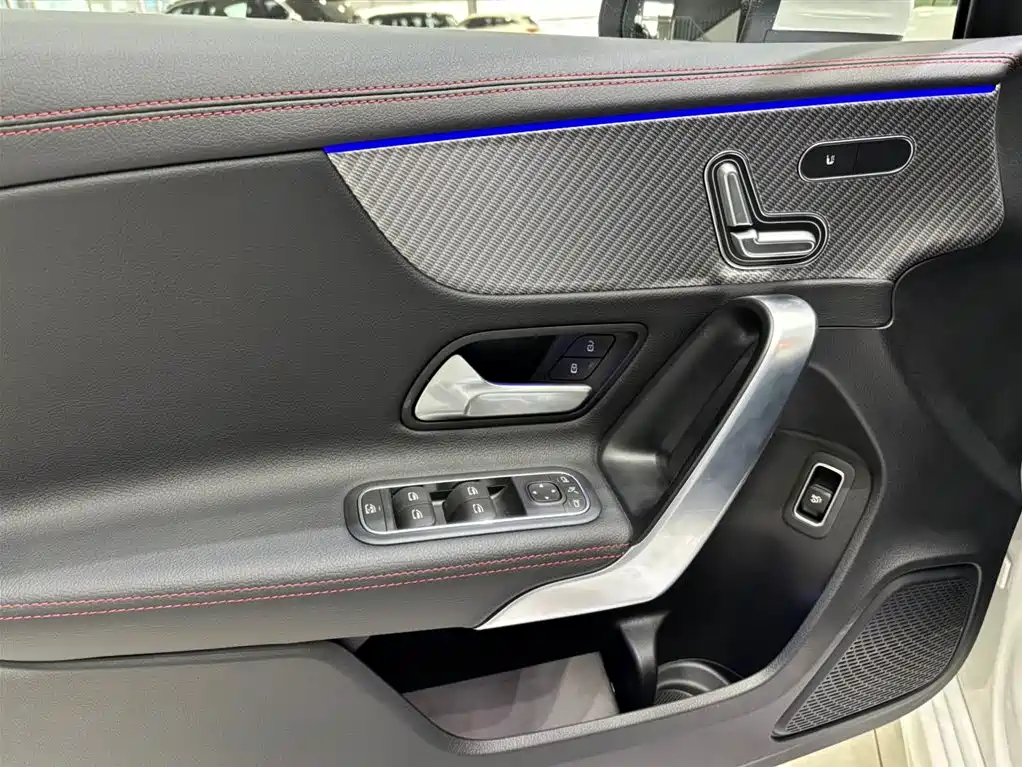 Mercedes-Benz A-Class 2026 — фото 12