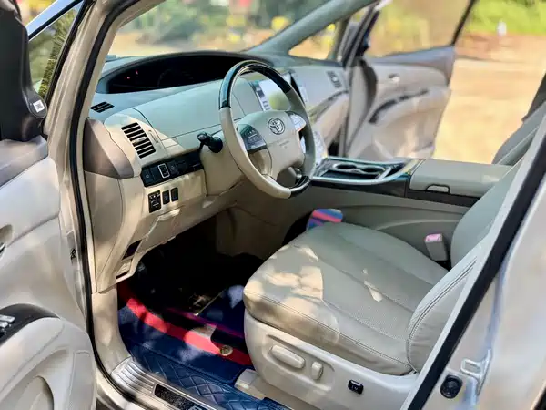 Toyota Previa 2014