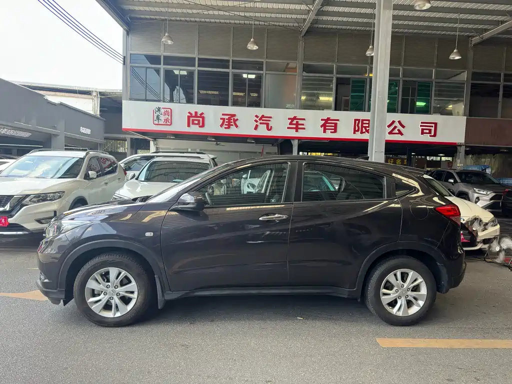 Honda Vezel 2016