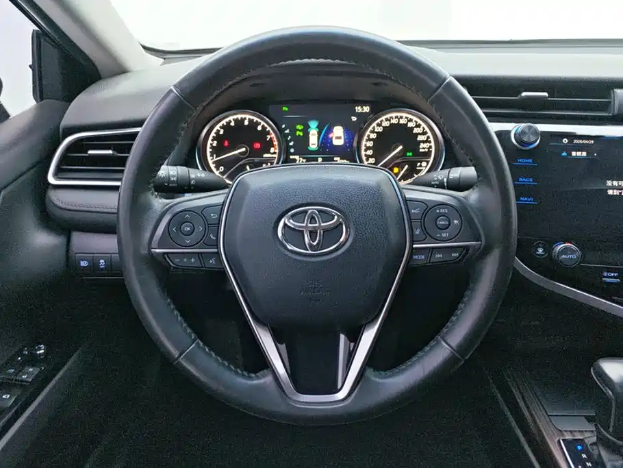 Toyota Camry 2021 — фото 15