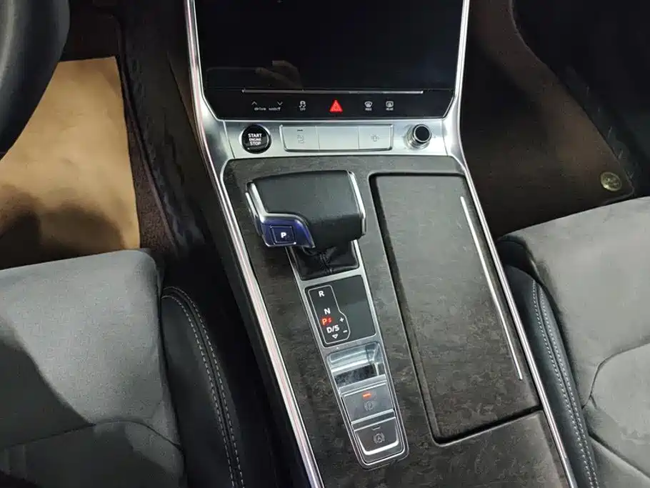 Audi A6L 2023 — фото 16