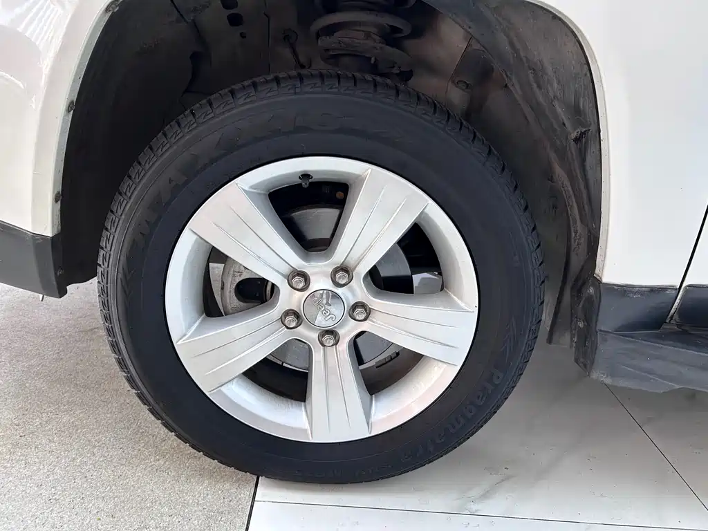 Jeep Compass 2015 — фото 29