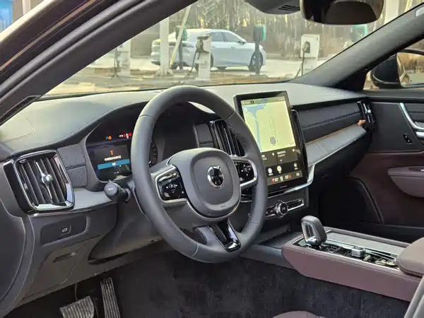 Volvo S90 2026