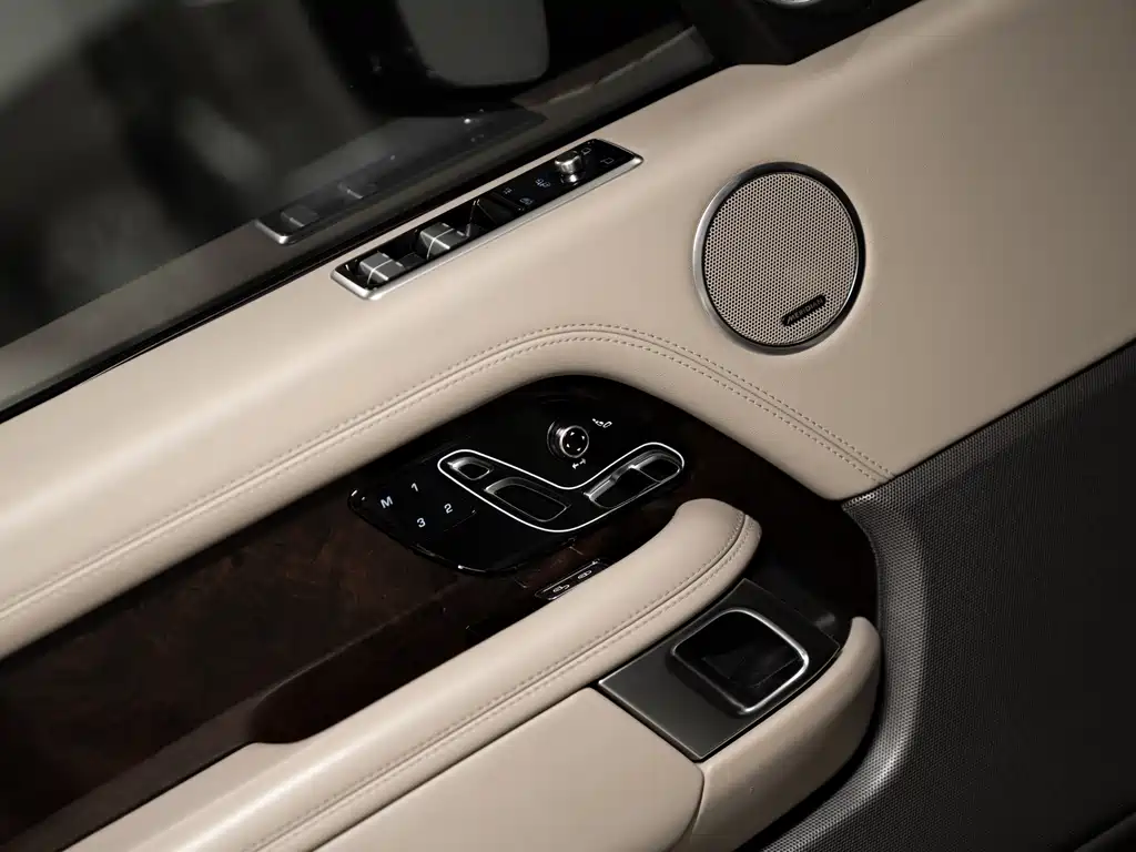 Land Rover Range Rover 2021 — фото 9