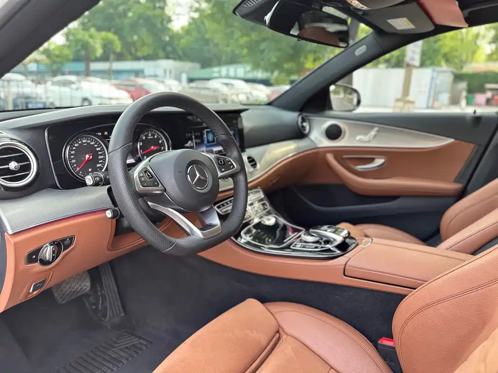 Mercedes-Benz E-Class 2018 — фото 13