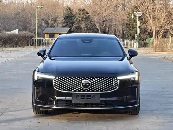 Volvo S90 2026