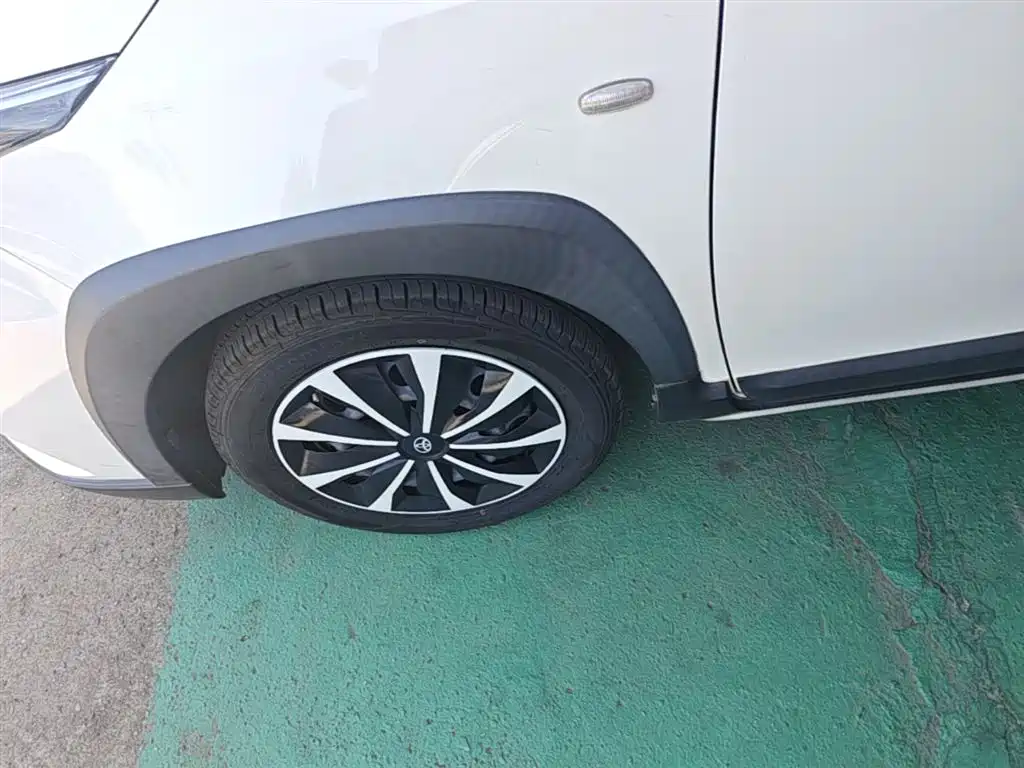 Toyota Yaris L 2020 — фото 23