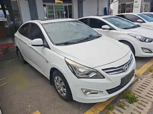 Hyundai Accent 2014