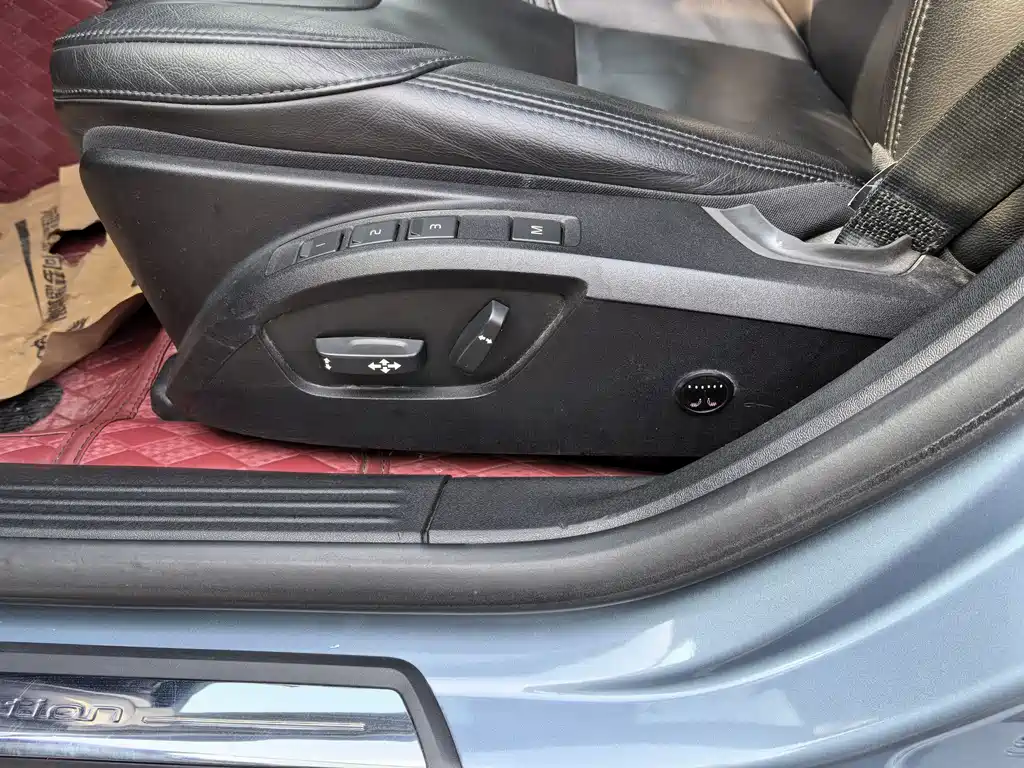 Volvo V40 2018 — фото 12