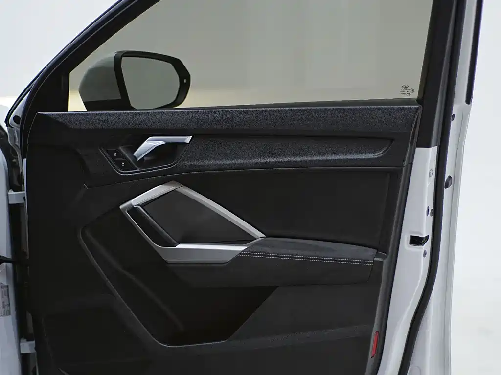 Audi Q3 2022 — фото 18