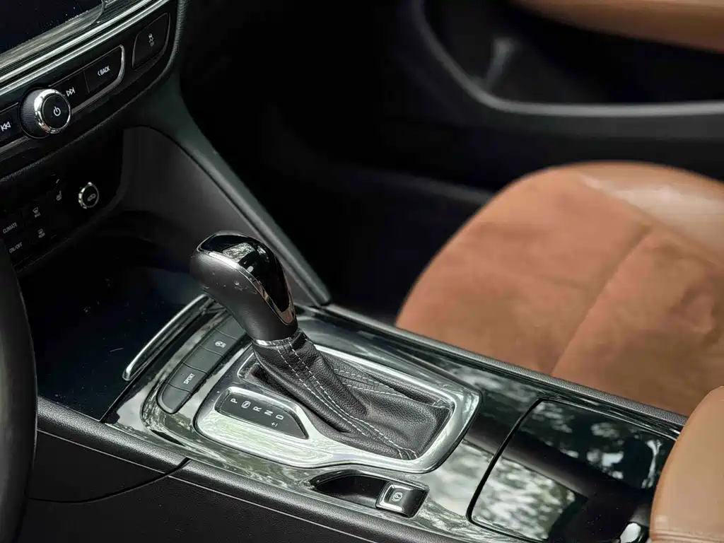Buick Regal 2019 — фото 15