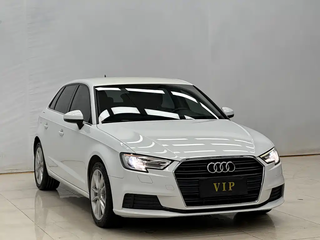 Audi A3 2018 — фото 1