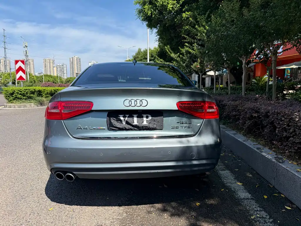 Audi A4L 2014