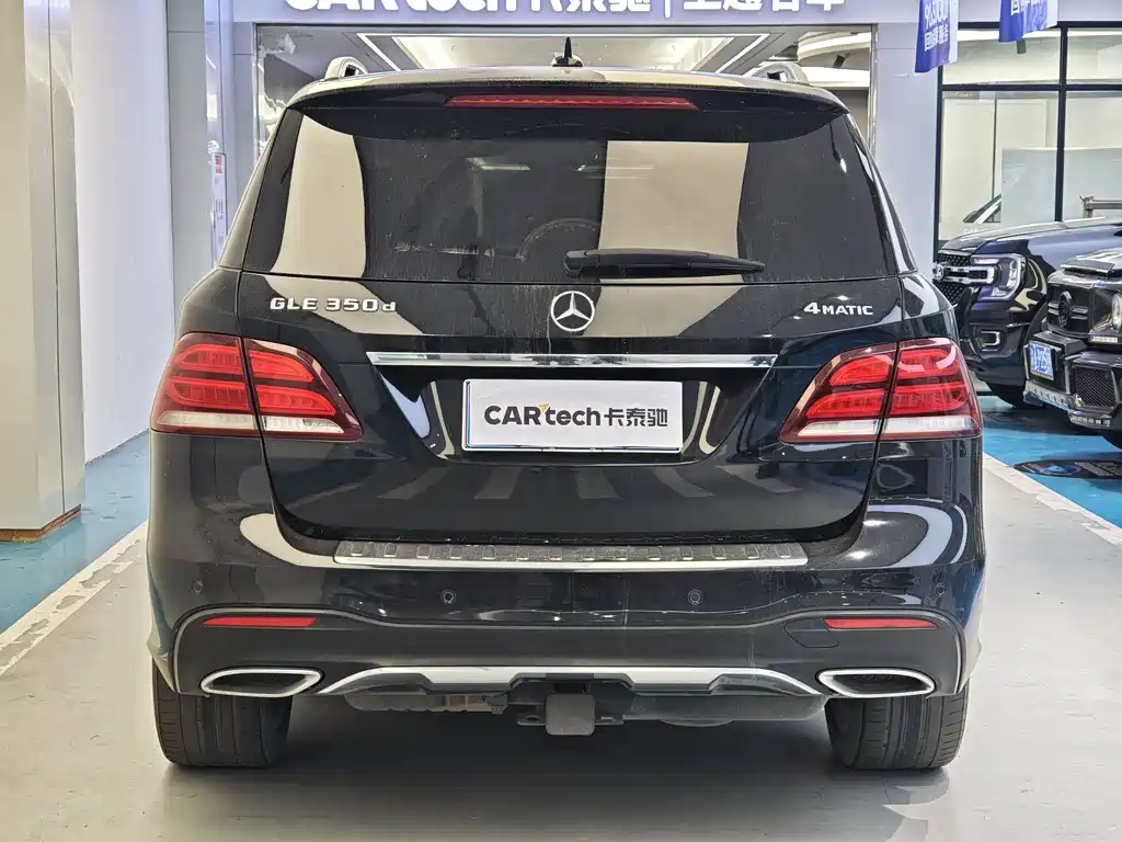 Mercedes-Benz GLE 2017 — фото 15
