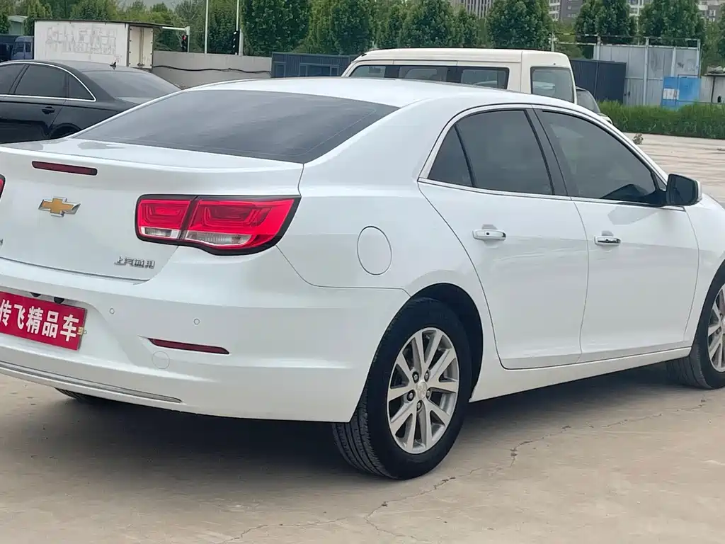 Chevrolet Malibu 2018 — фото 10