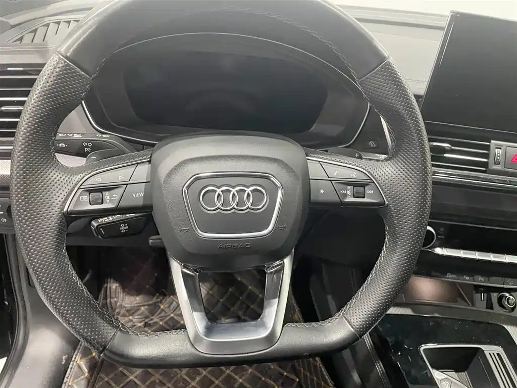Audi Q5L 2024 — фото 11