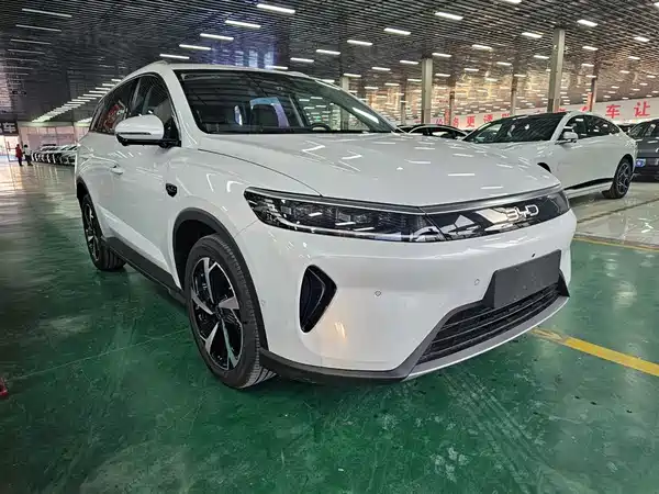 BYD Sealion 05 DM-i 2025