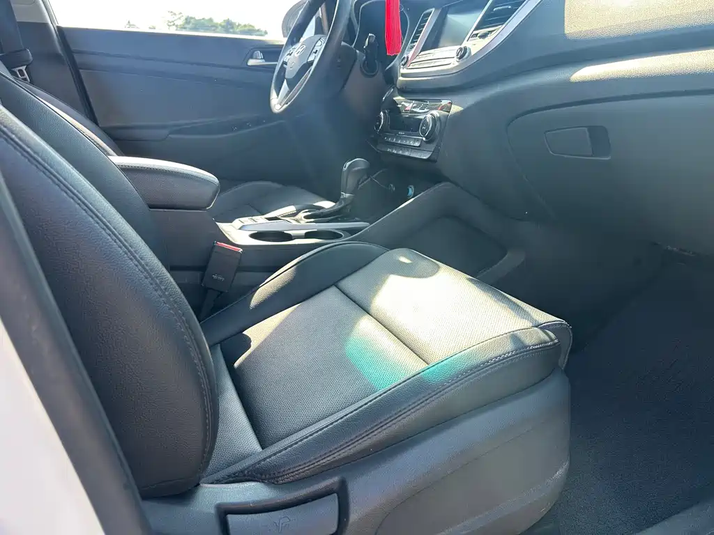 Hyundai Tucson 2017 — фото 24