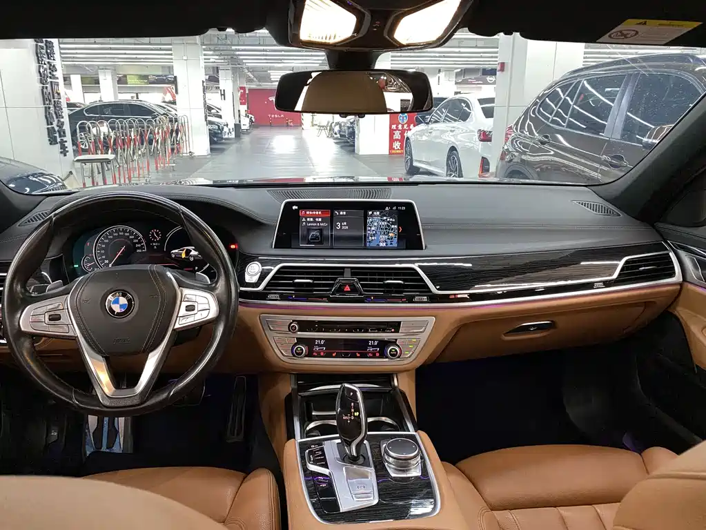 BMW 7 Series 2018 — фото 5