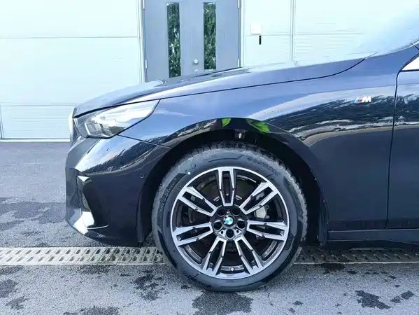 BMW 5 Series 2025