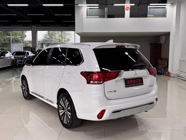 Mitsubishi Outlander 2022