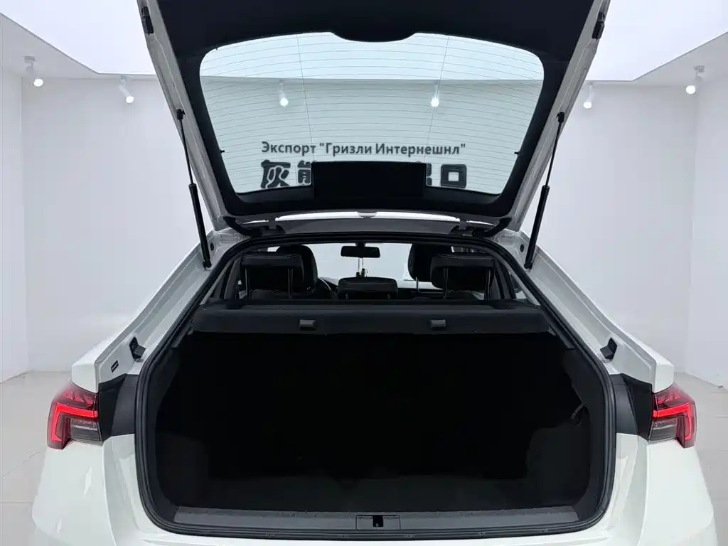 Skoda Octavia 2023 — фото 16