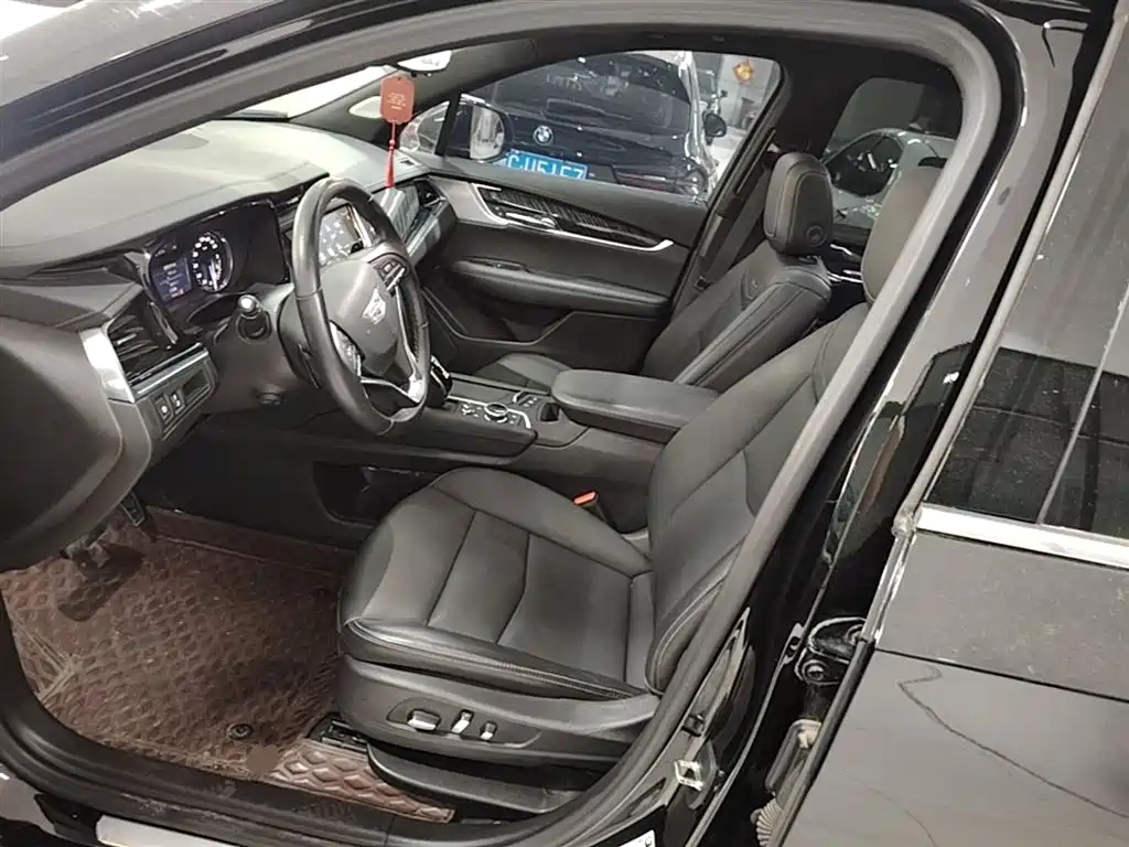 Cadillac XT6 2023 — фото 15