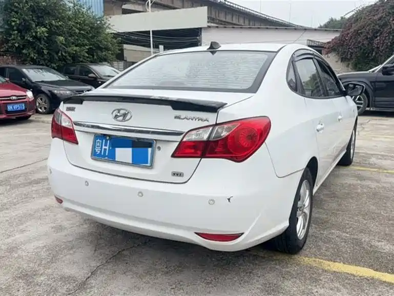 Hyundai Elantra 2013