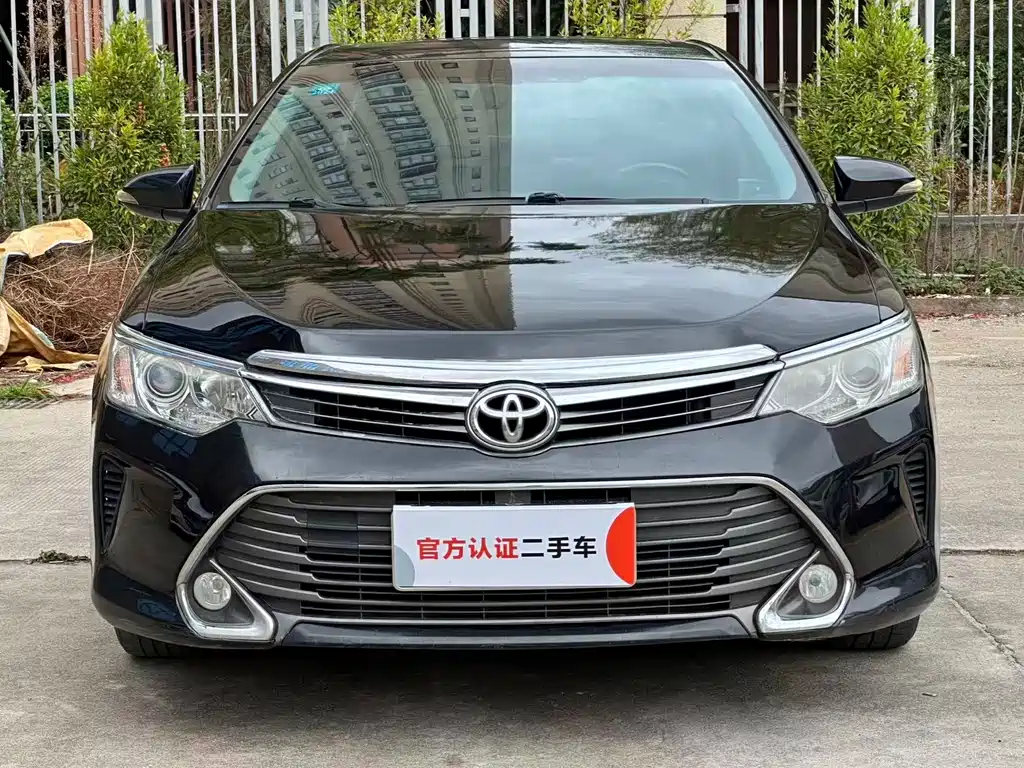 Toyota Camry 2016 — фото 2