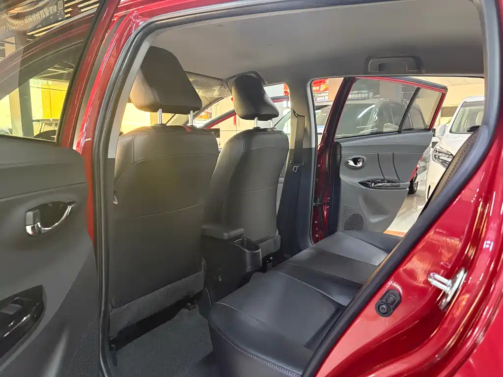 Toyota Yaris L 2023