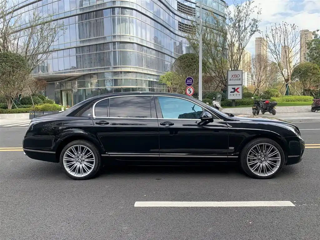 Bentley Flying Spur 2012 — фото 9
