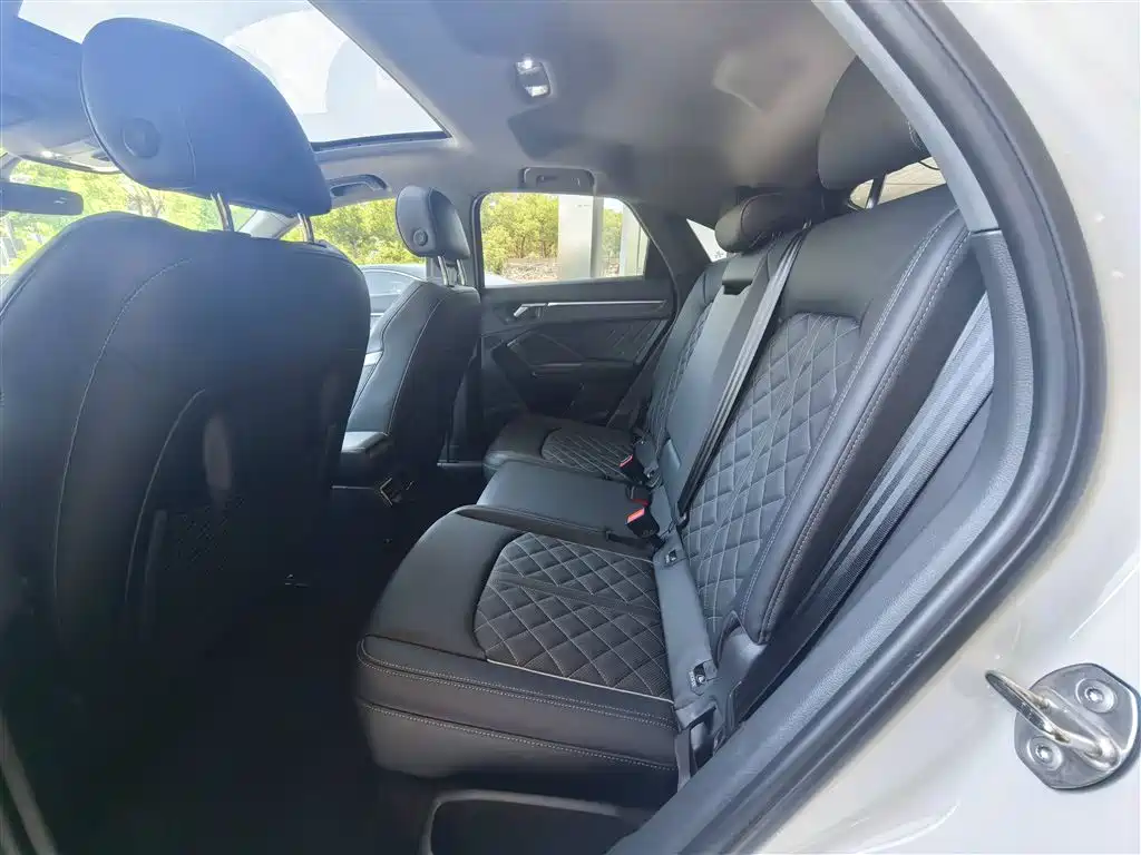 Audi Q3 Sportback 2025 — фото 5
