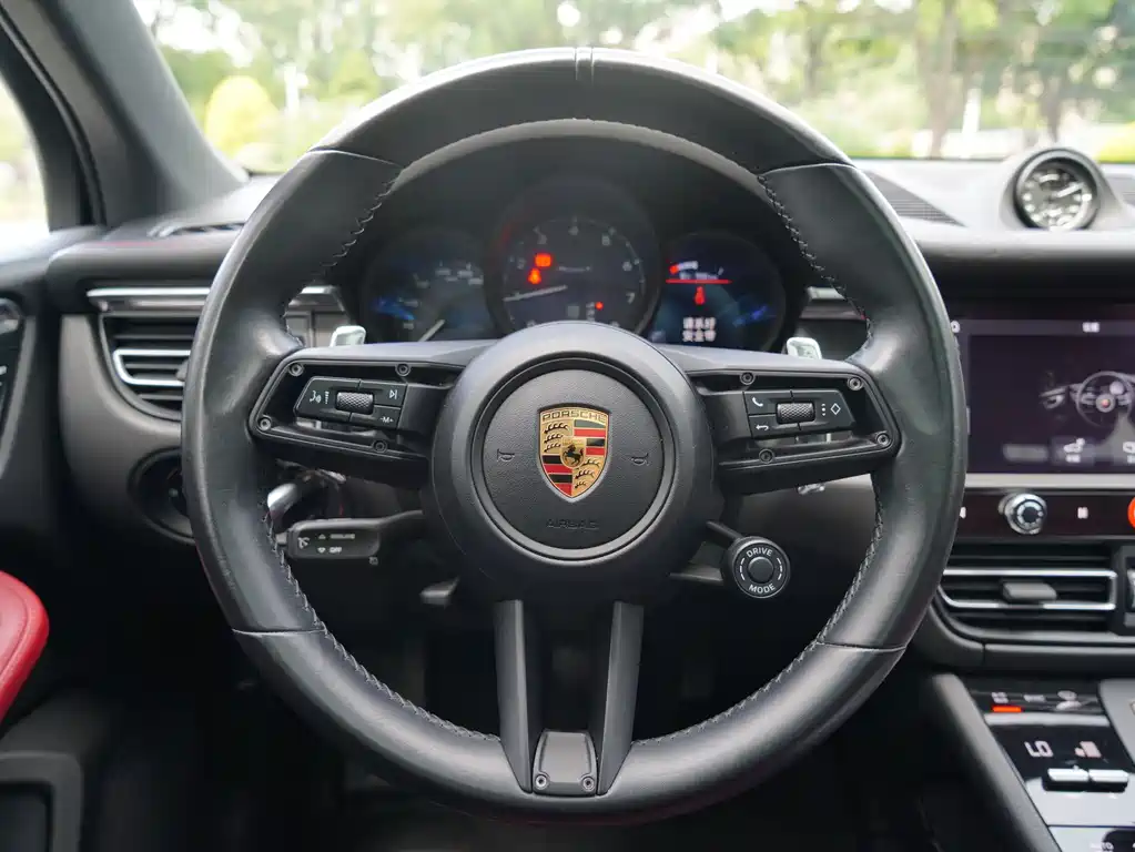 Porsche Macan 2023 — фото 13
