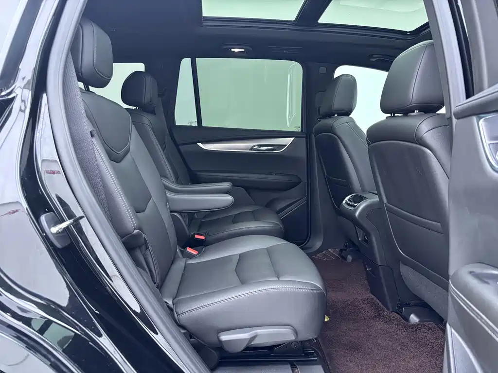 Cadillac XT6 2023 — фото 14