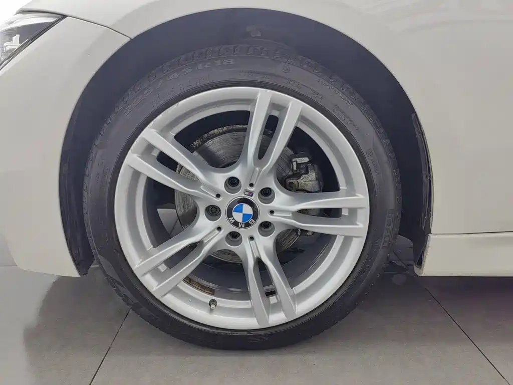 BMW 3 Series 2017 — фото 17