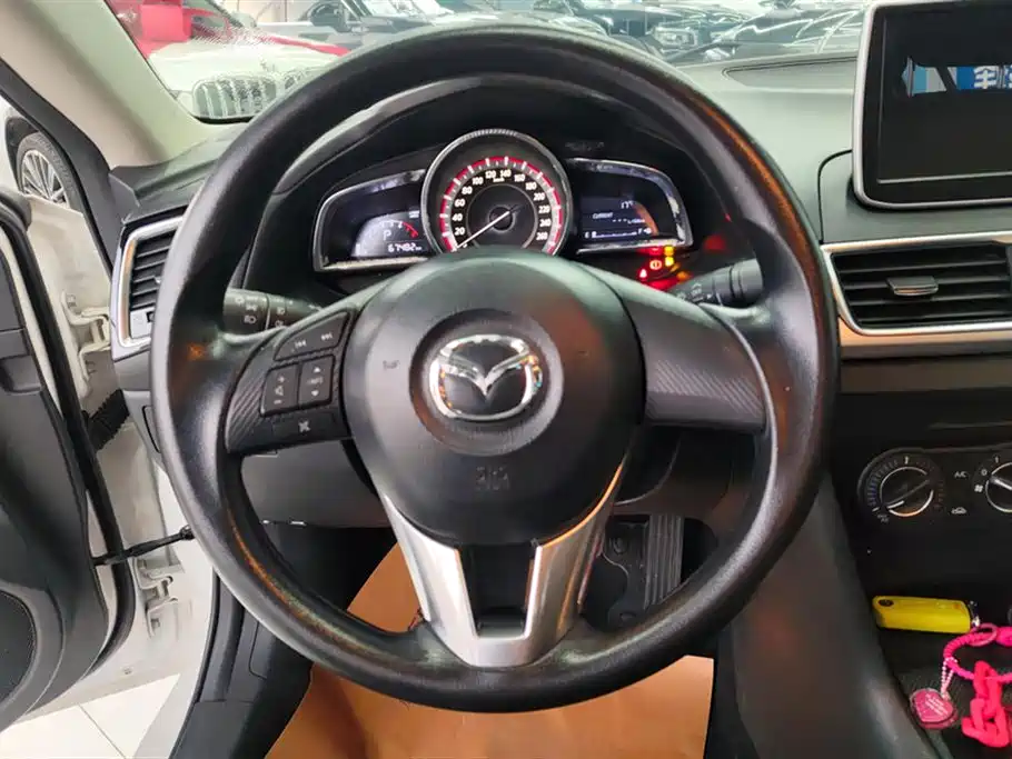 Mazda 3 Axela 2016 — фото 15