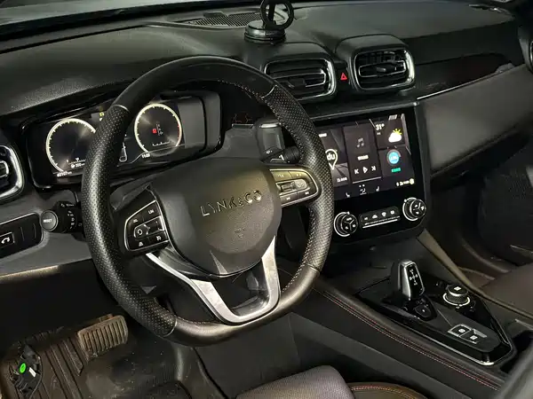 Lynk & Co 03 2020